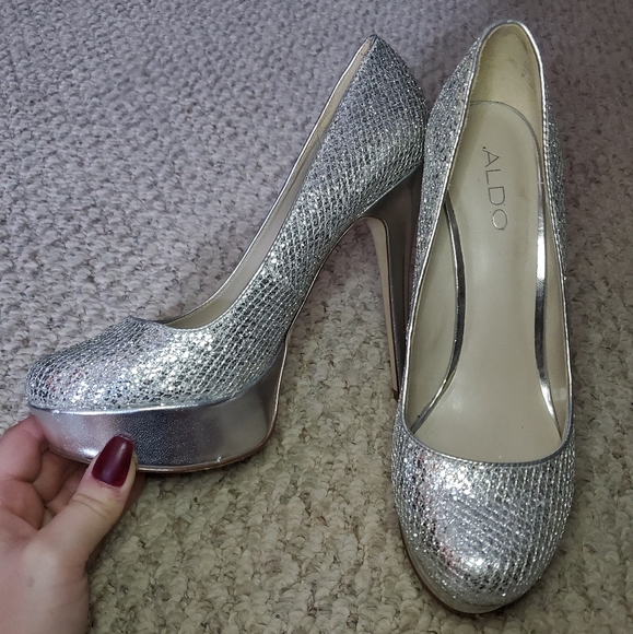 Aldo Silver Pumps - Picture 2 of 3